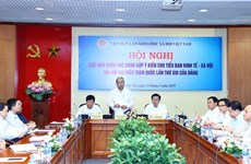 越南政府总理阮春福主持召开会议   征集科学家对越共十三大经济社会筹备小组的意见建议