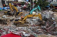 柬埔寨一在建七层建筑倒塌致多人伤亡
