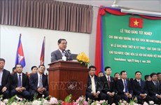 柬埔寨副首相萨肯对越南所向该国教育事业提供援助表示感谢