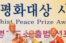 在韩越南佛教徒协会主席荣获世界佛教和平奖
