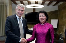 越南国家副主席邓氏玉盛会见瑞士伯尔尼州州长