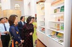 “胡志明主席遗嘱执行50周年”资料展在国家图书馆开幕