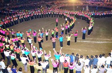  群舞成为泰族人精神文化中不可分割的部分 