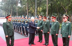英雄的越南人民军建军75年：在党的光辉旗帜下稳步前进