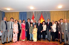 张和平副总理与旅居瑞士越南人共迎新春