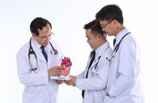 越南医师节65周年：全面提升医疗服务质量  切实提高群众满意度