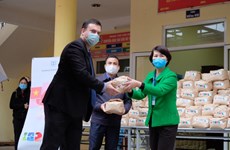 新冠肺炎疫情：以色列驻越大使馆向河内首台“取米机”捐赠大米