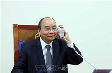 越南政府总理阮春福与法国总理菲利普举行电话会谈