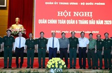 越南政府总理阮春福出席2020年上半年全军军政会议