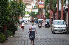 印尼雅加达将社交距离限制的过渡期延长2周