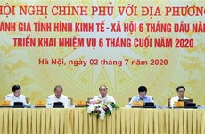 越南政府总理阮春福主持政府与各地方全国视频会议