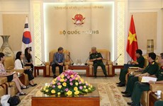 越南国防部副部长阮志咏上将会见韩国国际合作机构驻越南办事处首席代表