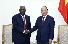 越南政府总理阮春福会见尼日利亚驻越大使