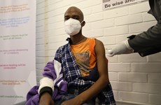 新冠肺炎疫情：菲律宾放宽马尼拉及其附近地区的封锁措施