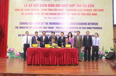 北宁省与工贸部和三星（越南）公司签署越南企业扶助计划的三方合作备忘录