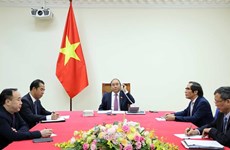 ASEAN 2020：政府总理阮春福与老挝总理通伦·西苏里通电话