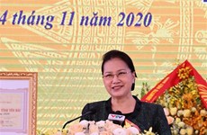 国会主席阮氏金银出席安沛省光明乡的“全民族大团结日”活动