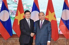 老挝总理通伦访问越南并共同主持召开越老政府间联合委员会会议
