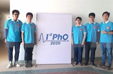 参加2020年国际物理奥林匹克竞赛的五名学生均获奖