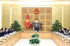 越南政府总理阮春福就经济社会发展情况与各地方领导举行工作座谈会