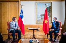 越南与智利友谊日益密切