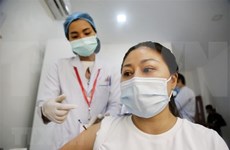 新冠肺炎疫情：柬埔寨推出为在柬外国人接种新冠疫苗计划