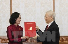 张氏梅同志任越共中央组织部部长   裴氏明怀同志任中央民运部部长