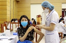 新冠肺炎疫情：越南加快推进新冠疫苗接种工作