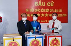 越南国家主席阮春福在胡志明市选举区投票