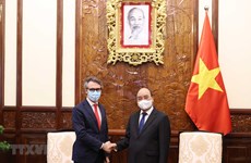 国家主席阮春福会见欧盟驻越南大使乔治·阿里贝蒂