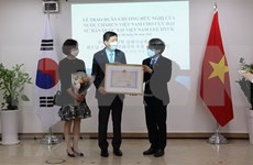 越南授予原韩国驻越南大使李赫友谊勋章