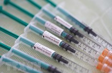 马来西亚国王要求加强抗疫措施 老挝对外国人接种新冠疫苗