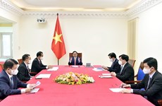 越南政府总理范明政与德国总理默克尔通电话