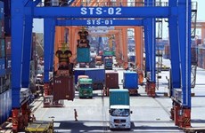 越南与德国企业签署集装箱起重机供应合同