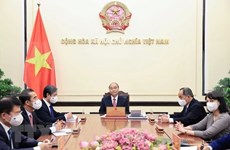 越南国家主席阮春福与罗马尼亚总统约翰尼斯通电话