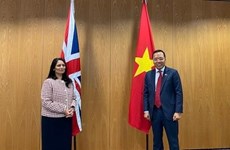 越南与英国进一步加强全面合作关系