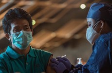 新冠肺炎疫情：印尼和新加坡逐步放宽限制措施