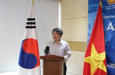  在韩国的越南大学生推动科学研究活动