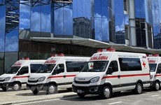 新冠肺炎疫情：长海汽车股份公司向胡志明市捐赠救护车和移动疫苗接种车