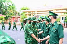 越南人民军来自人民，服务人民 
