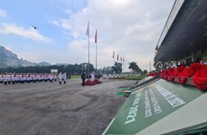 越南举行2021年国际军事比赛参赛国国旗升旗仪式