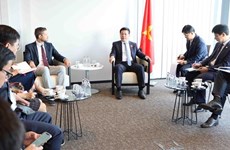 越南工贸部长和比利时企业商讨合作生产新冠疫苗事宜