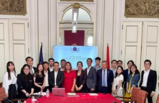 在欧洲越南大学生青年协会联合会正式成立