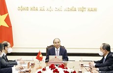 越南国家主席阮春福与日本首相菅义伟通电话
