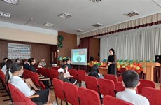 越南语教学班在乌克兰胡志明学校正式开班