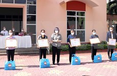 胡志明市对援助抗疫的宗教志愿者表达感恩之心