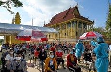 柬埔寨首相呼吁群众在亡人节期间加强疫情防控