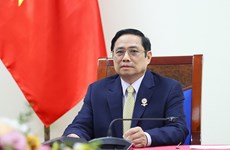 越南政府总理范明政与英国首相约翰逊通电话