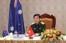 越南国防部部长同澳大利亚国防部部长通电话