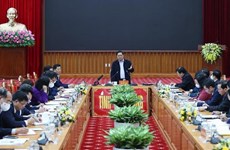 范明政总理与高平省领导举行工作会谈